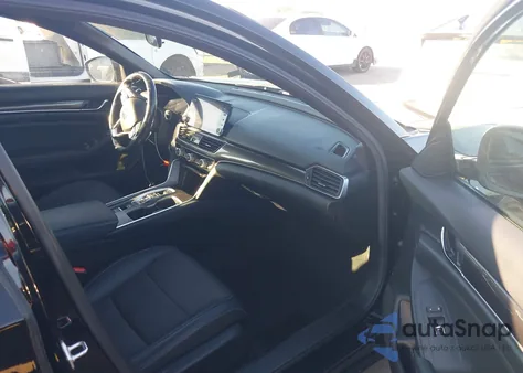 2022 Honda Accord Hybrid Sport z USA, uszkodzony, nr VIN 1HGCV3F26NA046265